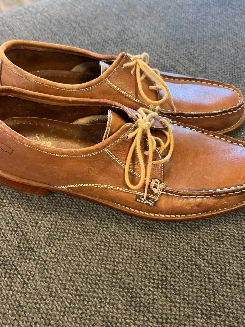 Vtg Levi's Brown Leather Cutlass Boat Shoes with Contrast Laces